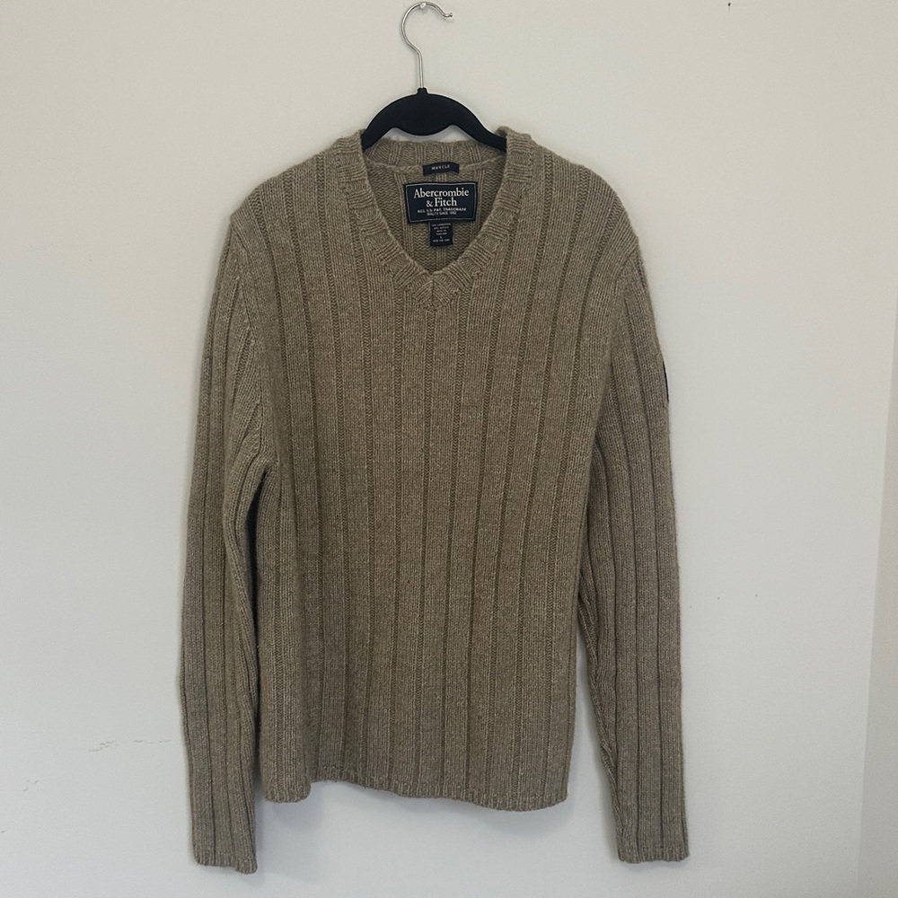 Abercrombie & Fitch Men's Ribbed V-Neck Sweater - Brown